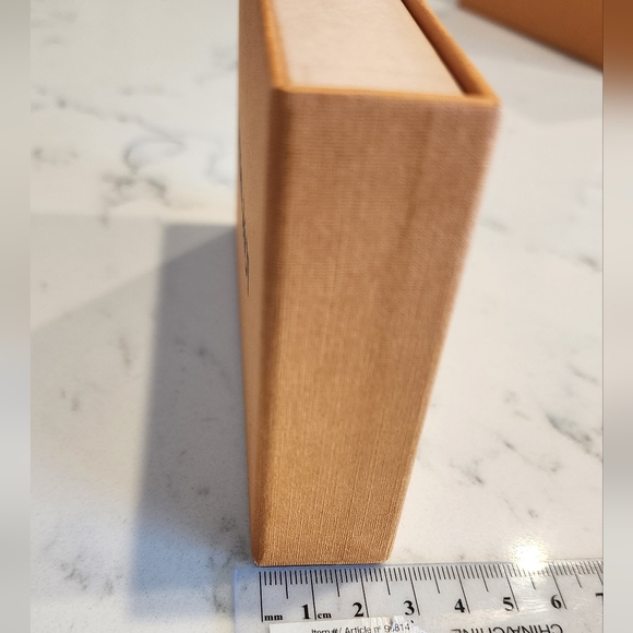 LOUIS VUITTON - Mini giftbox (Authentic) 2 - Picture 5 of 5